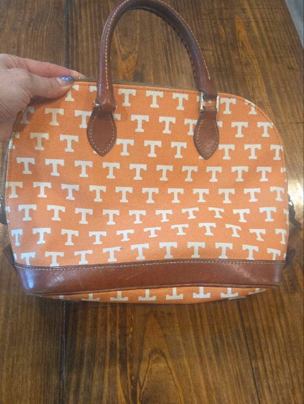 Dooney & Bourke Orange and White TENNESSEE Logo Satchel with Brown Trim - Picture 2 of 9
